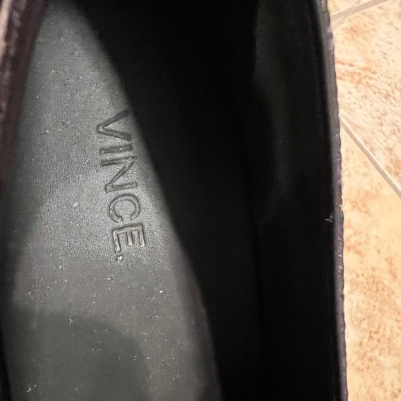 Vince runner size 8 but fits more like a 9 - Picture 7 of 8